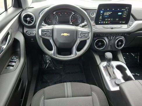 Used 2025 Chevrolet Blazer LT image 11