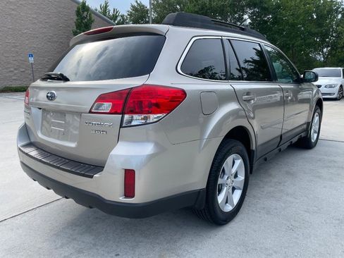 Used 2014 Subaru Outback 3.6R Limited w/ Moonroof Package AWD/4WD image 7