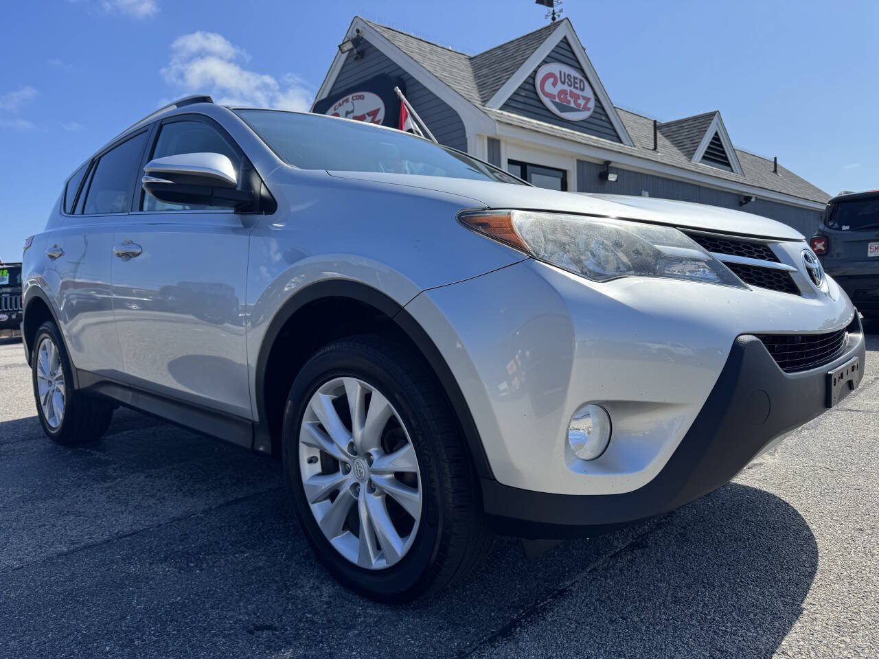 Used 2013 Toyota RAV4 Limited AWD/4WD image 1