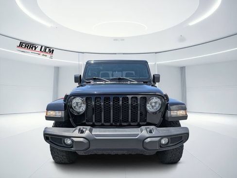 Used 2023 Jeep Gladiator Overland AWD/4WD image 8