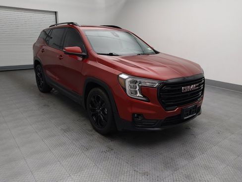 Used 2022 GMC Terrain SLT w/ Infotainment Package II FWD image 13