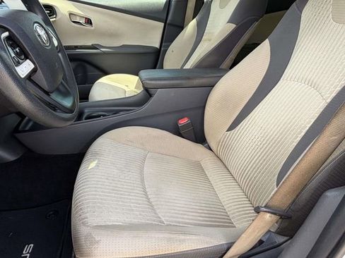 Used 2016 Toyota Prius Four FWD image 16
