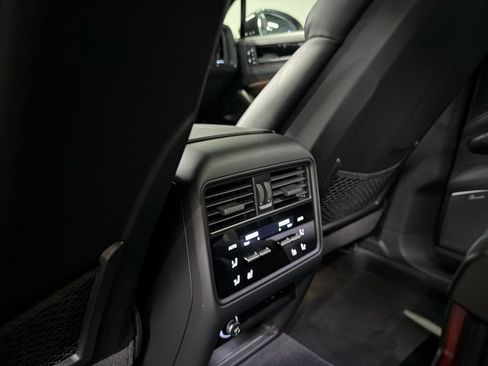 Used 2024 Porsche Cayenne Turbo GT AWD/4WD image 24