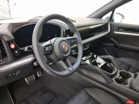 Used 2026 Porsche Cayenne S AWD/4WD image 4
