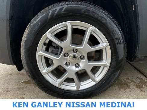 Used 2021 Jeep Renegade Latitude AWD/4WD image 18
