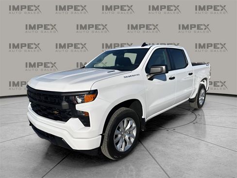 Used 2025 Chevrolet Silverado 1500 Custom image 1