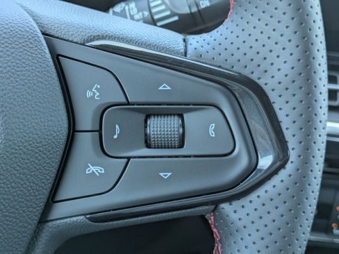 New 2026 Chevrolet Trax RS w/ Sunroof Package image 17