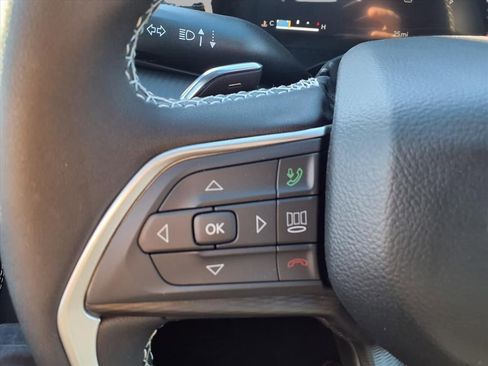 New 2025 Jeep Grand Cherokee Laredo image 12