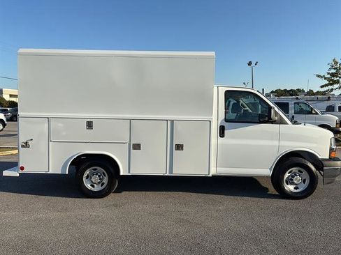 New 2025 Chevrolet Express 3500 w/ Power Convenience Package image 11