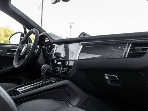 New 2026 Porsche Macan GTS image 87