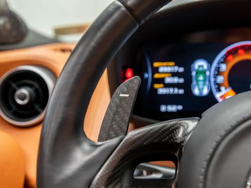 Used 2018 McLaren 570S Spider image 29