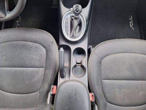 Used 2016 Kia Soul + FWD image 30