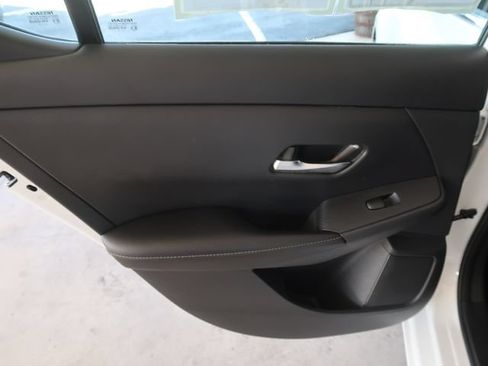 Used 2022 Nissan Sentra SV FWD image 34