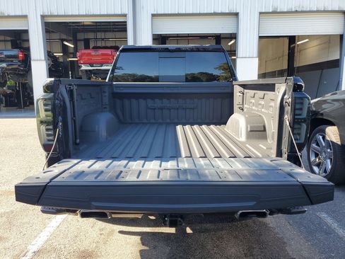 Used 2024 GMC Sierra 1500 Denali Ultimate AWD/4WD image 9