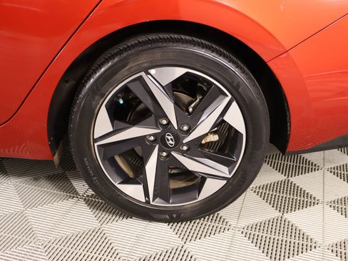 Certified 2021 Hyundai Elantra Limited FWD image 20