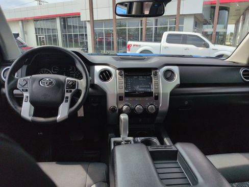 Used 2018 Toyota Tundra SR5 w/ TRD Off Road Package image 12