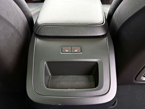 Used 2020 Volvo V60 T5 Cross Country image 34