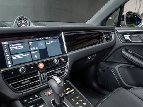 New 2026 Porsche Macan Turbo AWD/4WD image 24
