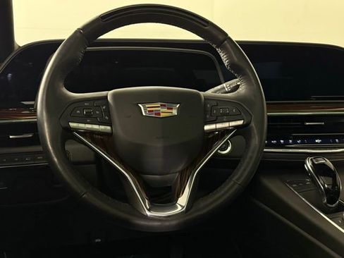 Used 2023 Cadillac Escalade ESV Premium Luxury image 17