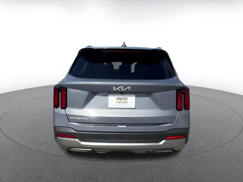 Used 2024 Kia Sorento S image 12