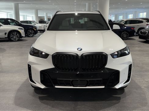 New 2026 BMW X5 sDrive40i w/ M Sport Package image 2