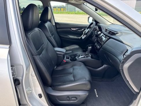Used 2019 Nissan Rogue SL w/ Premium Package AWD/4WD image 9