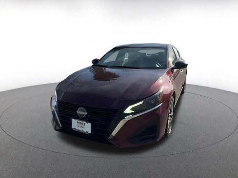 Used 2025 Nissan Altima 2.5 SV image 4