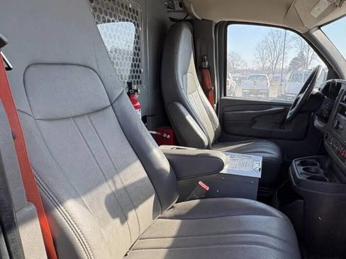 Used 2015 Chevrolet Express 2500 image 7
