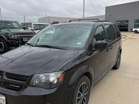 Used 2019 Dodge Grand Caravan GT FWD image 3