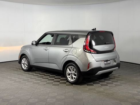 Used 2024 Kia Soul LX w/ Option Group 015 FWD image 9