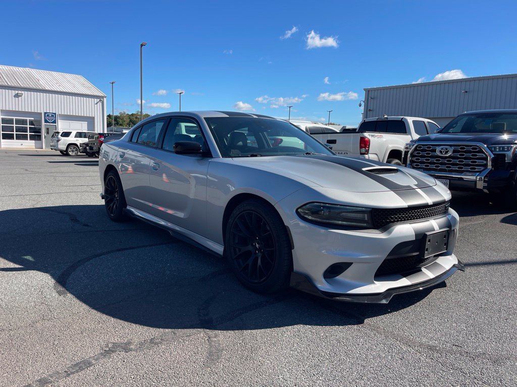 Used 2020 Dodge Charger R/T w/ Plus Group RWD image 7