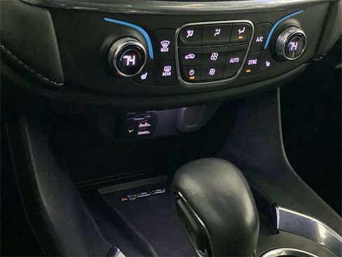 Certified 2023 Chevrolet Traverse LT w/ LT Premium Package image 23