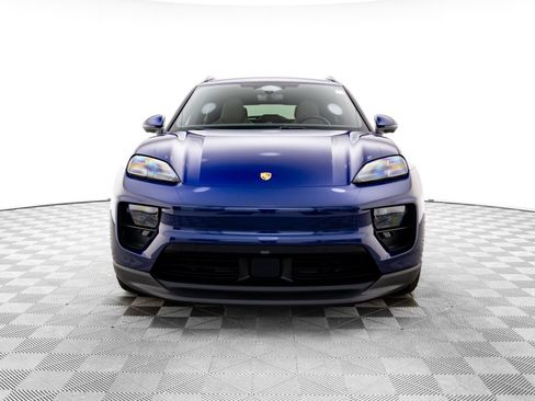 Certified 2025 Porsche Macan 4S Electric image 9