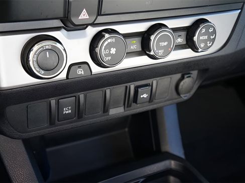 Used 2023 Toyota Tacoma SR w/ SR Convenience Package image 25