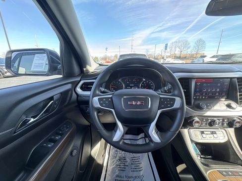 Used 2023 GMC Acadia SLE w/ Driver Convenience Package AWD/4WD image 16