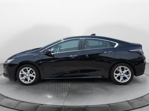Used 2018 Chevrolet Volt Premier w/ Driver Confidence Package FWD image 2