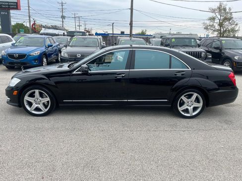 Used 2011 Mercedes-Benz S 550 4MATIC image 2
