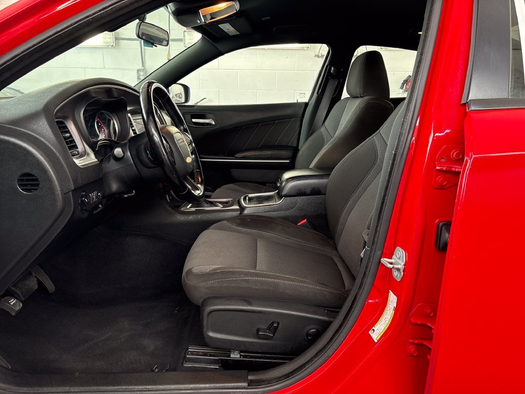 Used 2022 Dodge Charger SXT RWD image 11