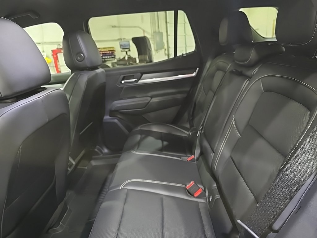 New 2027 GMC Terrain Elevation w/ Elevation Premium Package AWD/4WD image 15