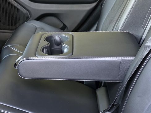 New 2025 Jeep Grand Cherokee Altitude image 10