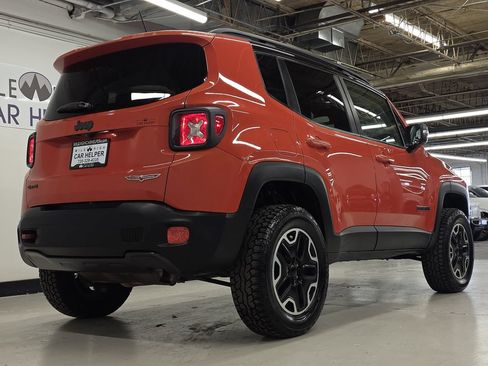 Used 2016 Jeep Renegade Trailhawk AWD/4WD image 8