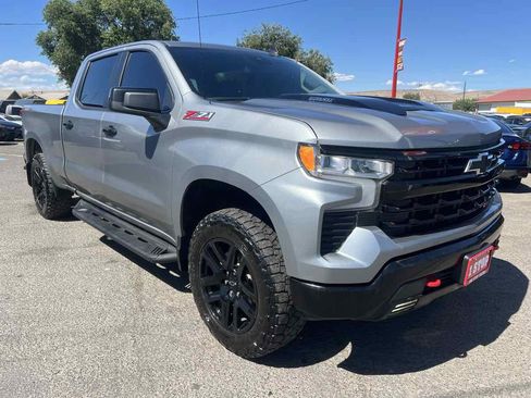 Used 2025 Chevrolet Silverado 1500 LT Trail Boss w/ Convenience Package II AWD/4WD image 4