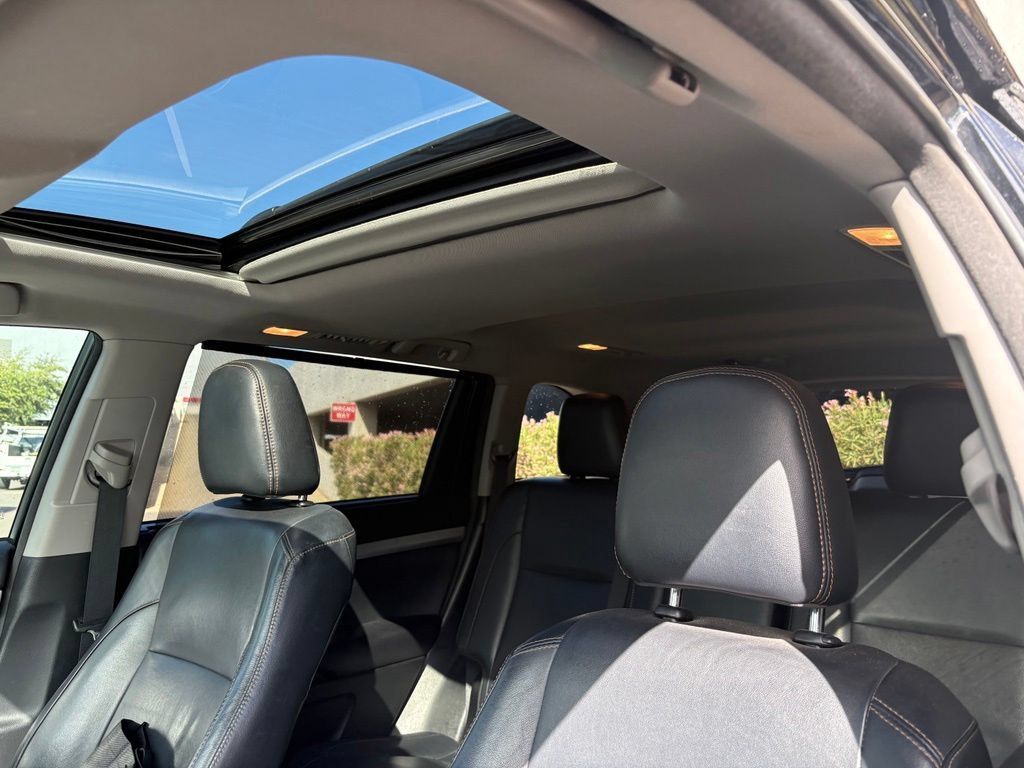 Used 2017 Toyota Highlander XLE w/ Carpet Mat Package FWD image 9