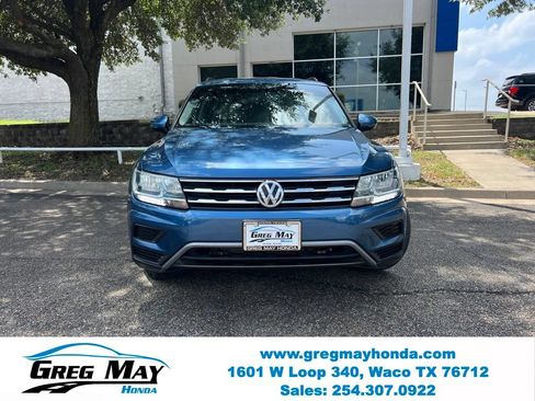 Used 2018 Volkswagen Tiguan S FWD image 2