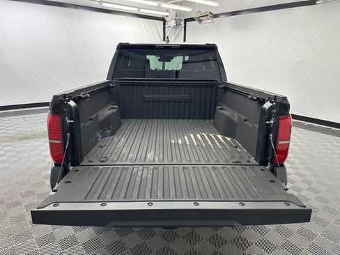 Used 2024 Toyota Tacoma SR5 AWD/4WD image 18