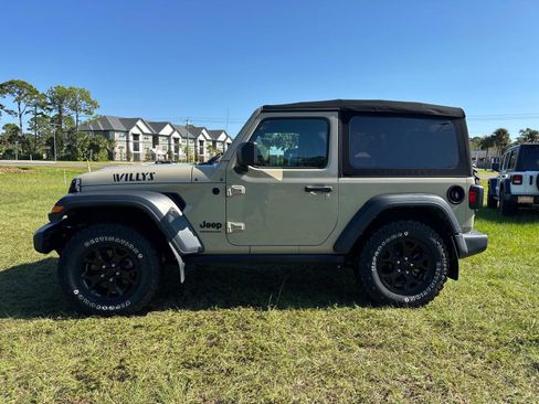 Certified 2022 Jeep Wrangler Willys image 6