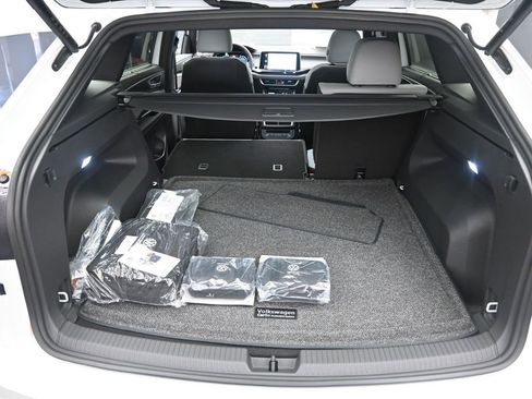 New 2026 Volkswagen Atlas Cross Sport SEL R-Line image 24