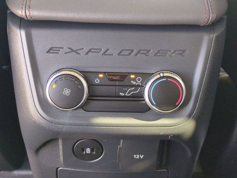 New 2026 Ford Explorer Active w/ Active Comfort Package image 17