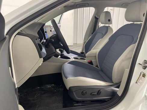 New 2026 Volkswagen Jetta SE image 10