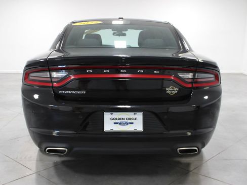 Used 2022 Dodge Charger SXT RWD image 7